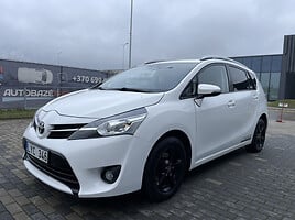 Toyota Verso 2017 г Минивэн