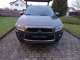 Mitsubishi Outlander 2012 y Off-road / Crossover