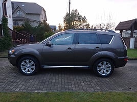 Mitsubishi Outlander 2012 y Off-road / Crossover