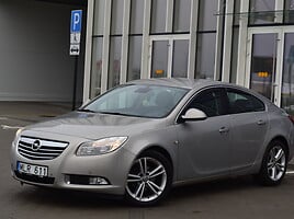 Opel Insignia 2010 y Sedan