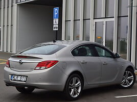 Opel Insignia 2010 y Sedan