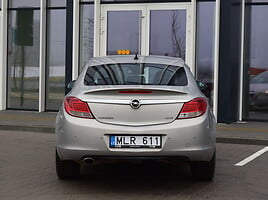 Opel Insignia 2010 y Sedan