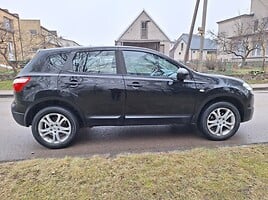 Nissan Qashqai 2011 y Off-road / Crossover