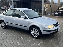 Volkswagen Passat 1999 y Sedan