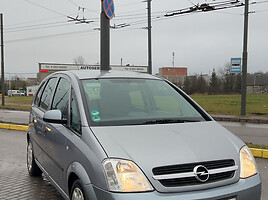 Opel Meriva 2004 y Hatchback