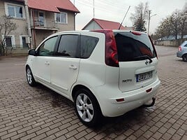 Nissan Note 2011 г Хэтчбек