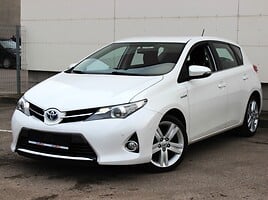 Toyota Auris II Hečbekas 2013