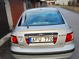 Hyundai Elantra 2004 y Sedan