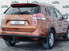 Nissan X-Trail 2015 г Внедорожник / Кроссовер