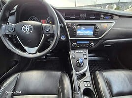 Toyota Auris 2015 y Wagon