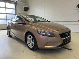 Volvo V40 2013 г Хэтчбек