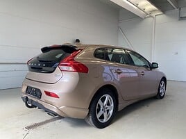 Volvo V40 2013 г Хэтчбек