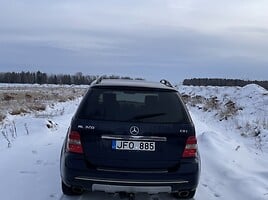 Mercedes-Benz ML 320 2006 г Внедорожник / Кроссовер