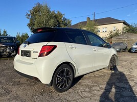 Toyota Yaris 2016 г Хэтчбек