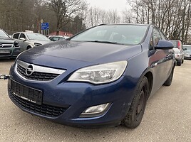 Opel Astra J Universalas 2011