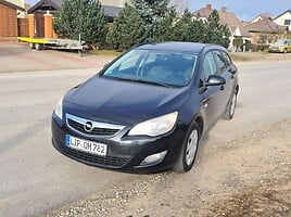 Opel Astra Universalas 2012