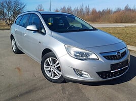 Opel Astra Universalas 2012