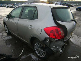 Toyota Auris I 2008 y parts