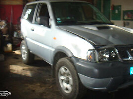 Nissan Terrano II 2002 m dalys