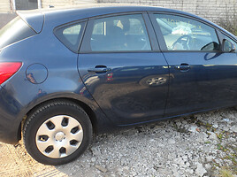 Opel Astra IV 2011 y parts