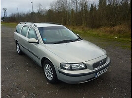 Volvo V70 II 2002 y parts