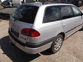 Toyota Avensis I 2000 г запчясти