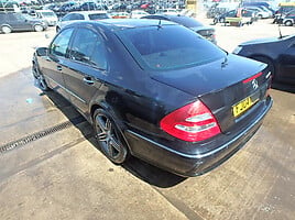 Mercedes-Benz E 200 W211 2004 y parts