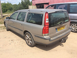 Volvo V70 II 2003 y parts