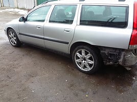 Volvo V70 II 2003 y parts