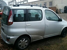 Toyota Yaris Verso 2003 y parts