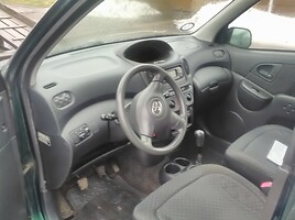 Toyota Yaris Verso 2004 y parts