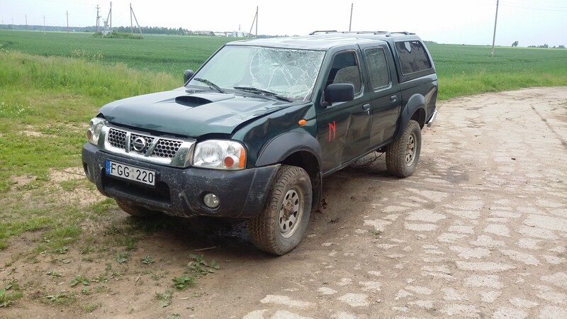 Nissan Navara 2003 y parts