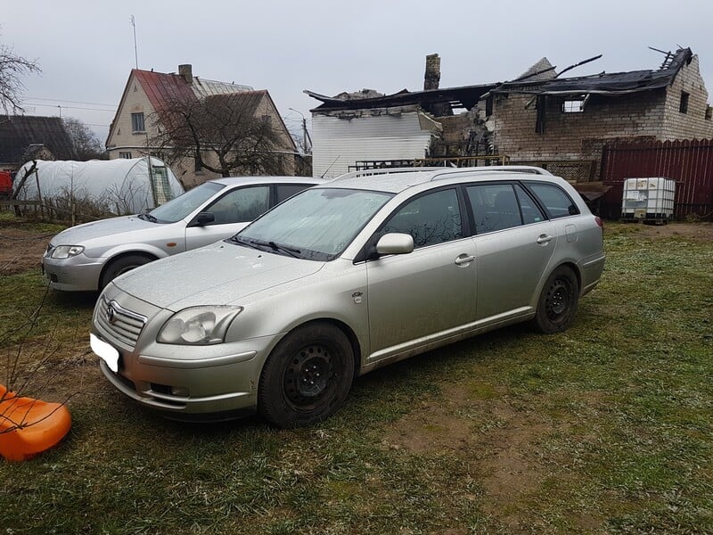 Photo 2 - Toyota Avensis II 2004 y parts