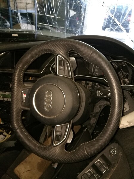 Photo 5 - Audi Rs4 2013 y parts