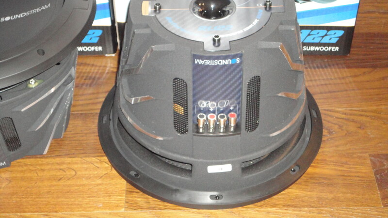 Photo 2 - Soundstream R1.122 Subwoofer Speaker