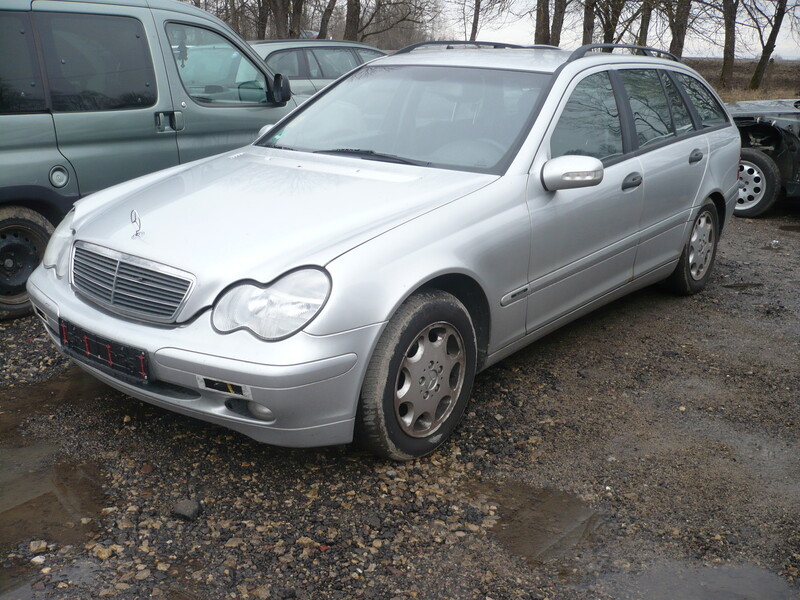Photo 1 - Mercedes-Benz C 220 W203 2002 y parts