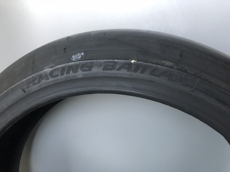 Photo 1 - Bridgestone Slikas R17 summer tyres motorcycles