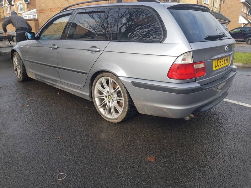 Photo 2 - Bmw 330 E46 2003 y parts