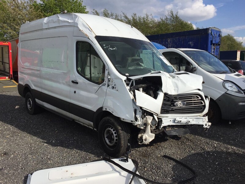 Photo 2 - Ford Transit 2015 y parts