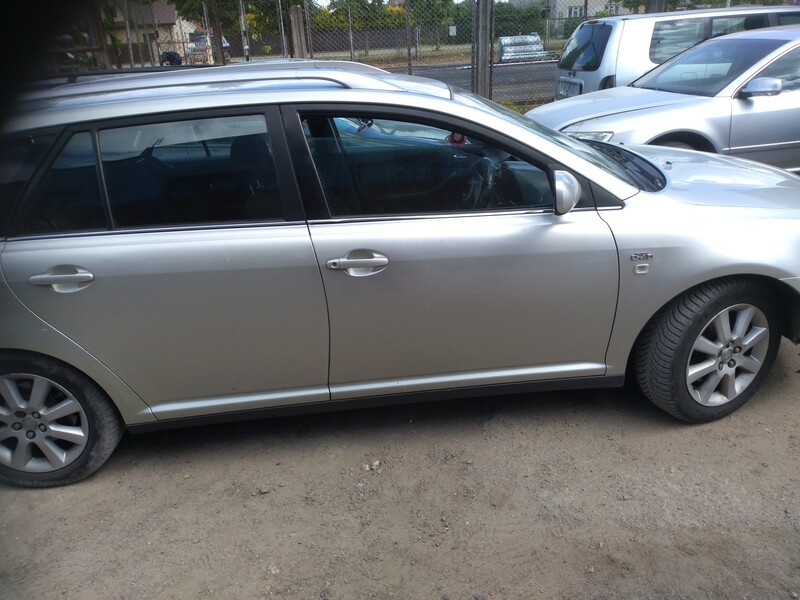 Photo 6 - Toyota Avensis II 2005 y parts