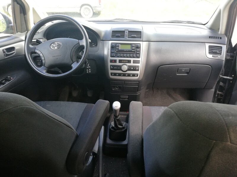 Nuotrauka 8 - Toyota Avensis Verso 2004 m dalys