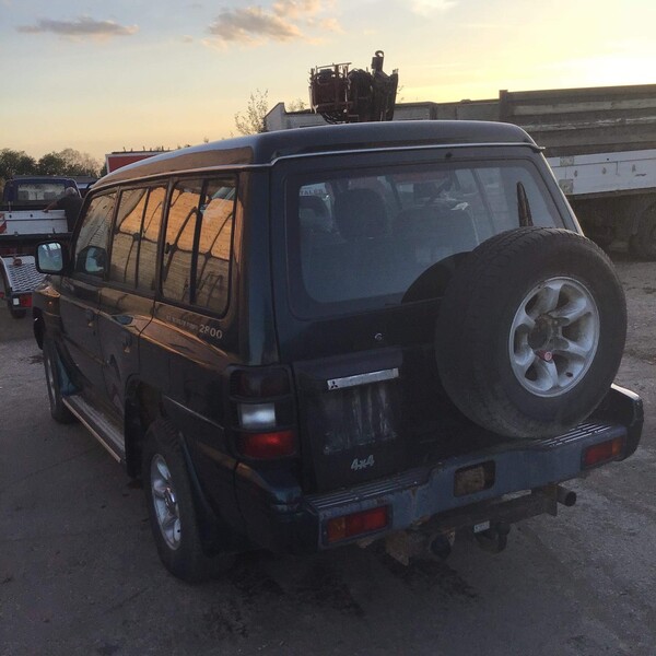 Photo 3 - Mitsubishi Pajero II 1999 y parts