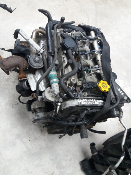 Photo 1 - Chrysler Grand Voyager 2006 y parts