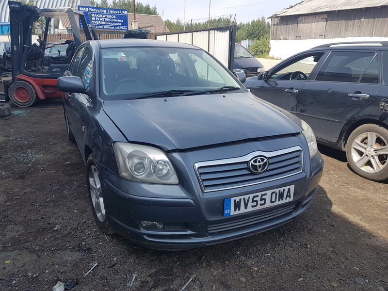 Toyota Avensis II 2006 y parts