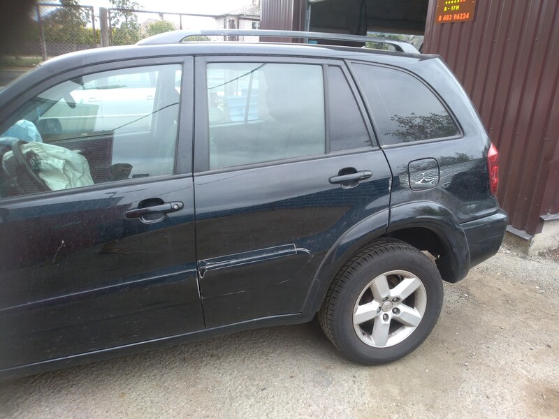 Photo 1 - Toyota Rav4 II 2005 y parts