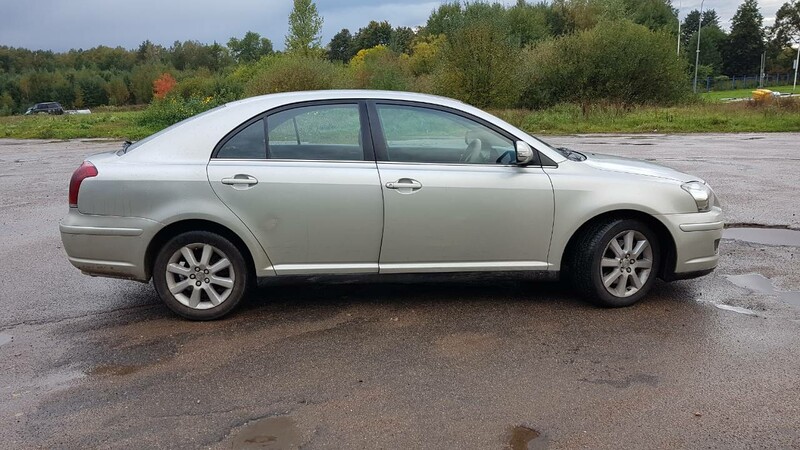 Photo 14 - Toyota Avensis II 2007 y parts