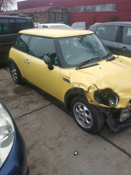 Photo 2 - Mini One 2004 y parts