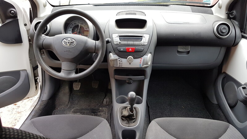 Nuotrauka 6 - Toyota Aygo I 1.0i 2d balta 2010 m dalys