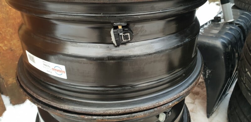 Photo 5 - R16 steel stamped rims