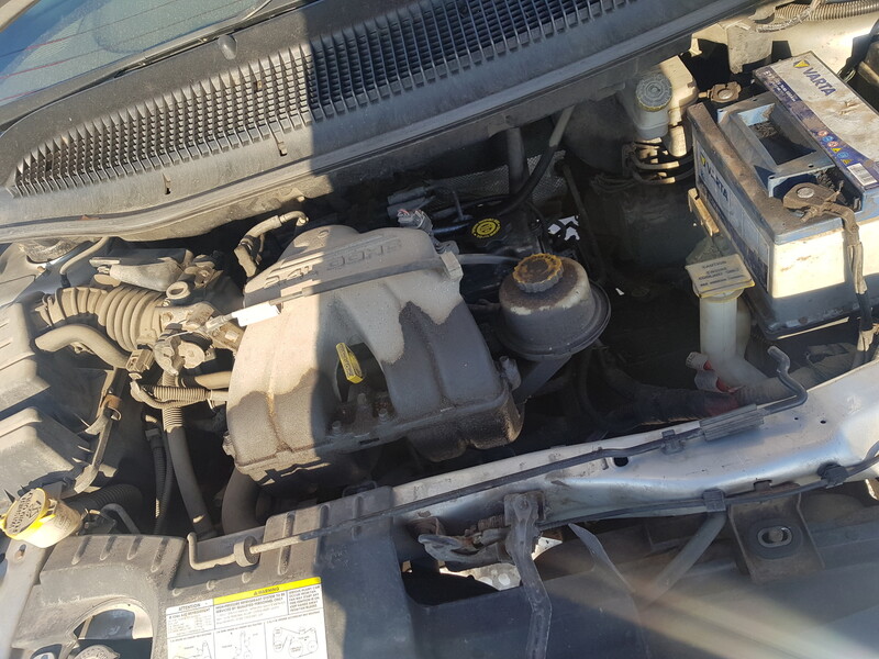 Photo 2 - Chrysler Grand Voyager 2002 y parts
